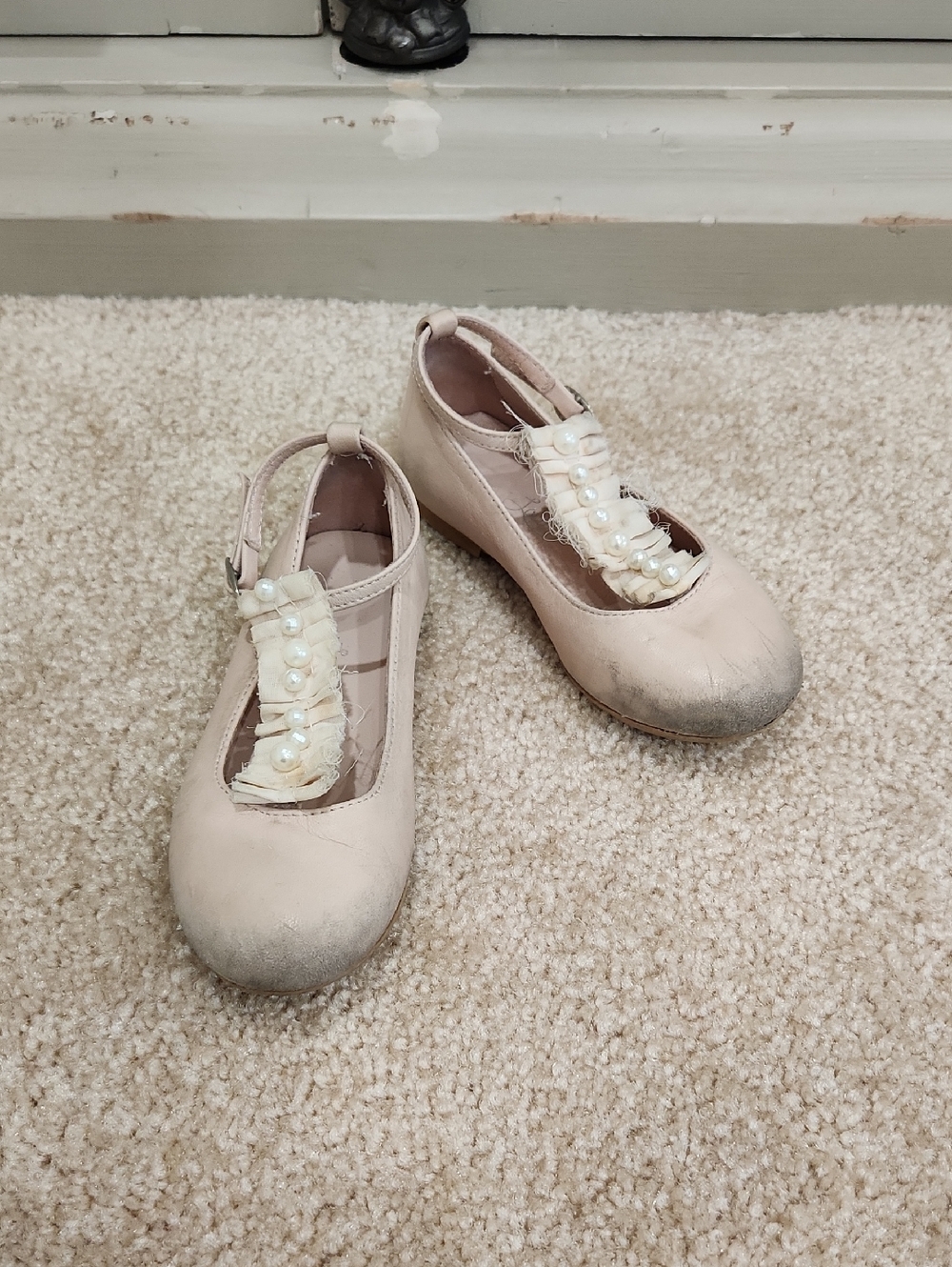 Ora-Loca Girls Pale Pink Pearl T-Strap Shoes Size EU 24/ US 8/8.5 Made In Spain
